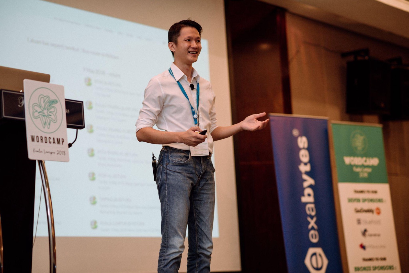 Lee Wai Hong speaking at WordCamp Kuala Lumpur 2018
